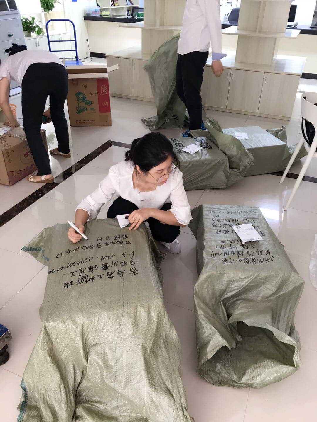 1528710305780041.jpg 2.jpg